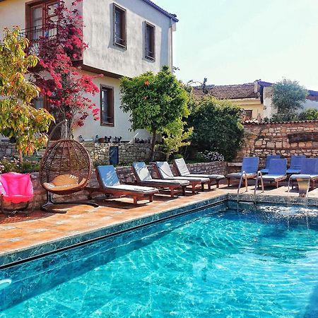 Sezgin Boutique Hotel Kuşadası Ngoại thất bức ảnh